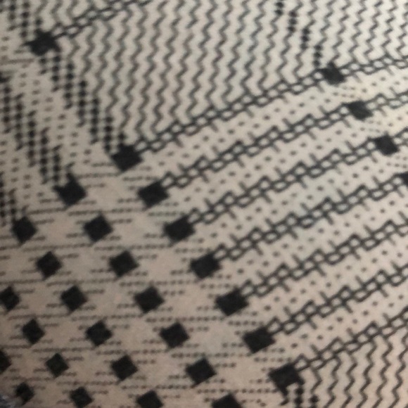 Meet your Posher, Elle - Picture 1 of 1